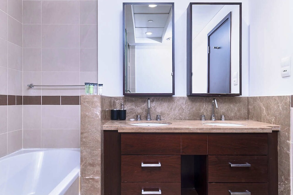 Bellavista-Striking-1Bedroom with Annex