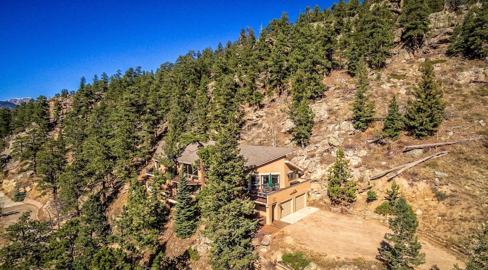 Cedar Upper Luxury Vacation At Windcliff 3 Bedroom Home by RedAwning - Property Image 31