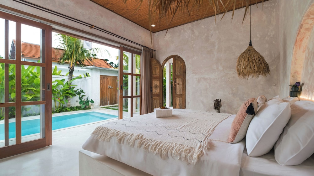 Nick Villas by Villa Finder