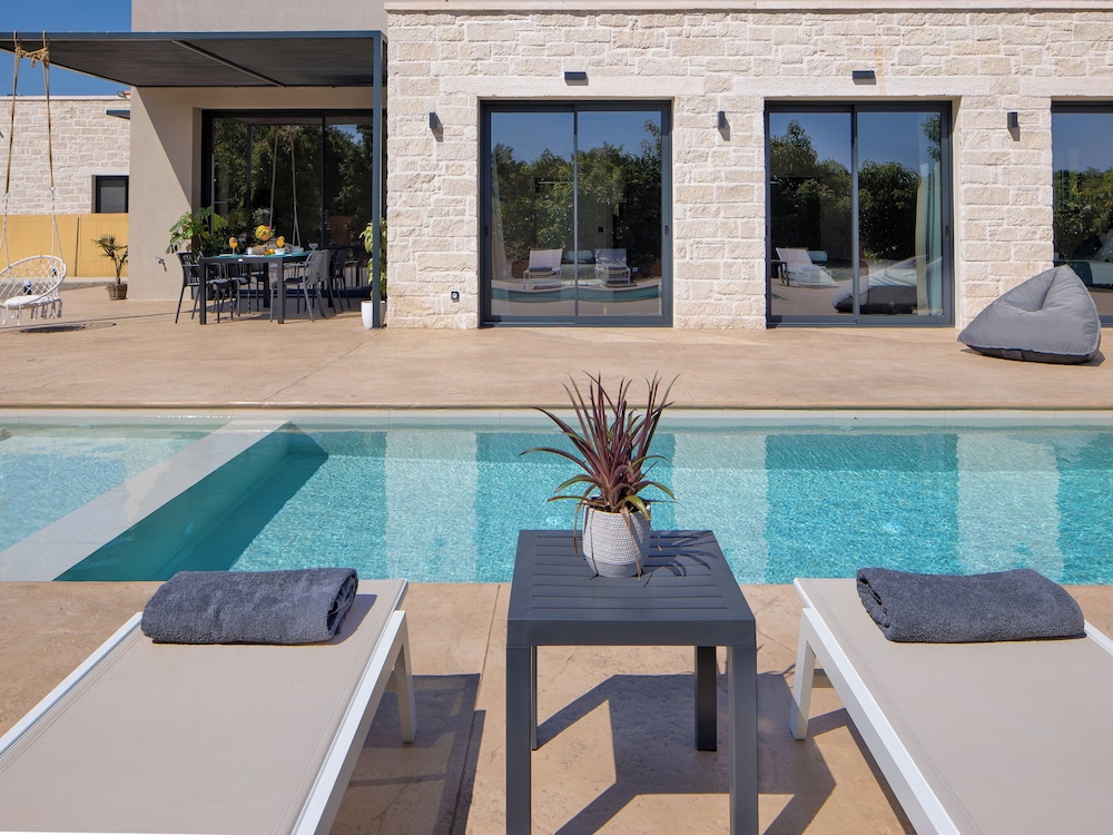 PanStel - Villa Aurora with private pool