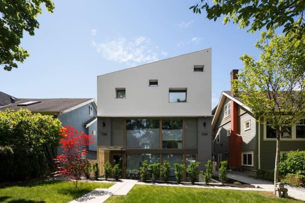 Passive House Luxury 2 Bedroom Basement Suite - Image 1