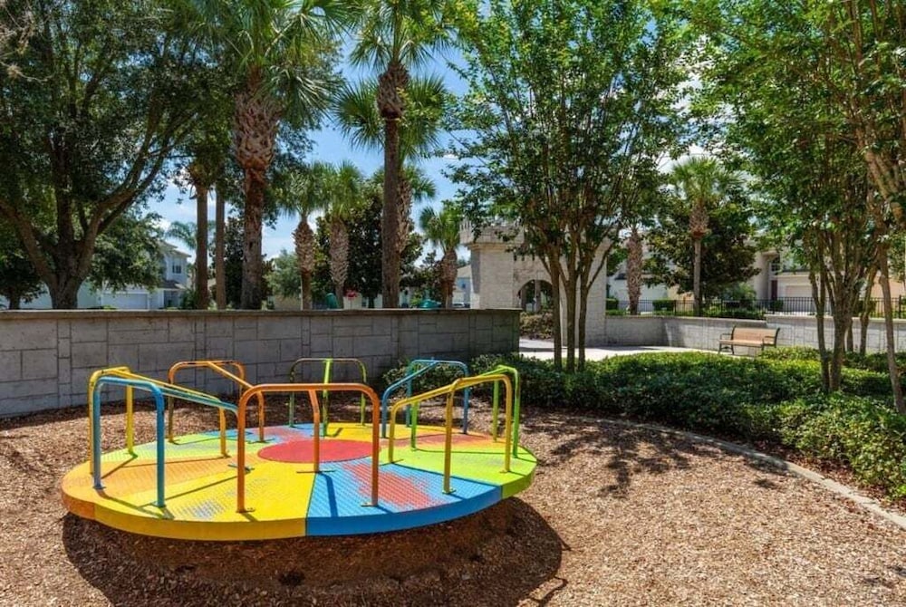 Windsor Hills Getaway: 3br, Pool, Near Disney 3 Bedroom Townhouse
