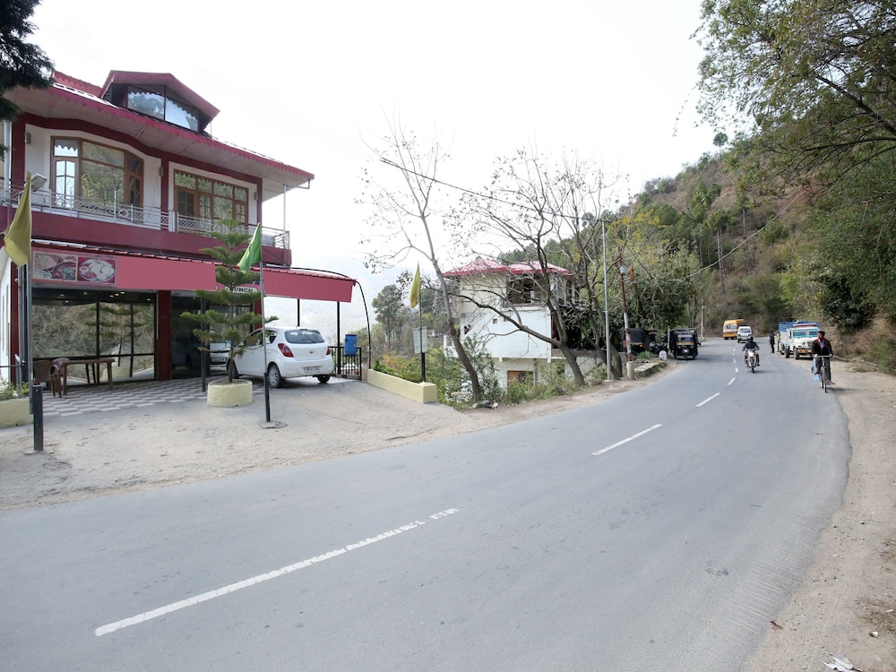 OYO 13127 Home 2BHK Hill View Solan