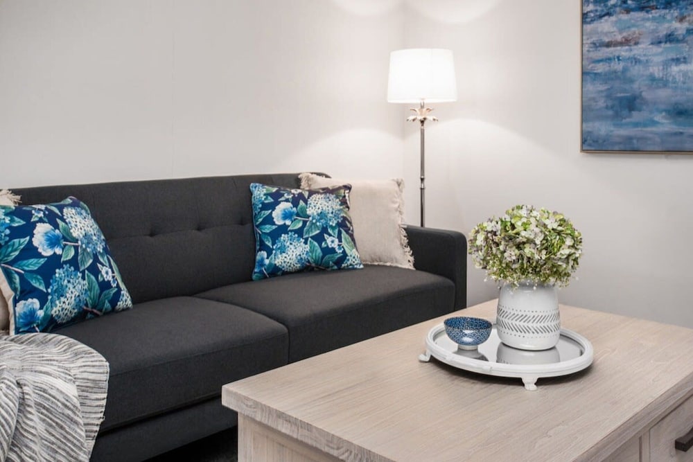 2-bed Near Brisbane CBD With Pool, Sauna & BBQ