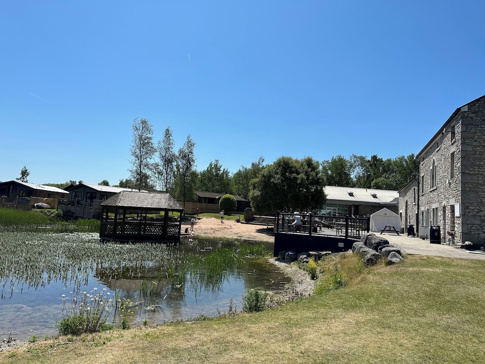 Lakeside 18