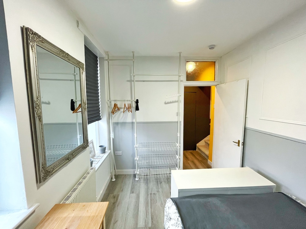 Impeccable Apartment in Liverpool City Centre view 4