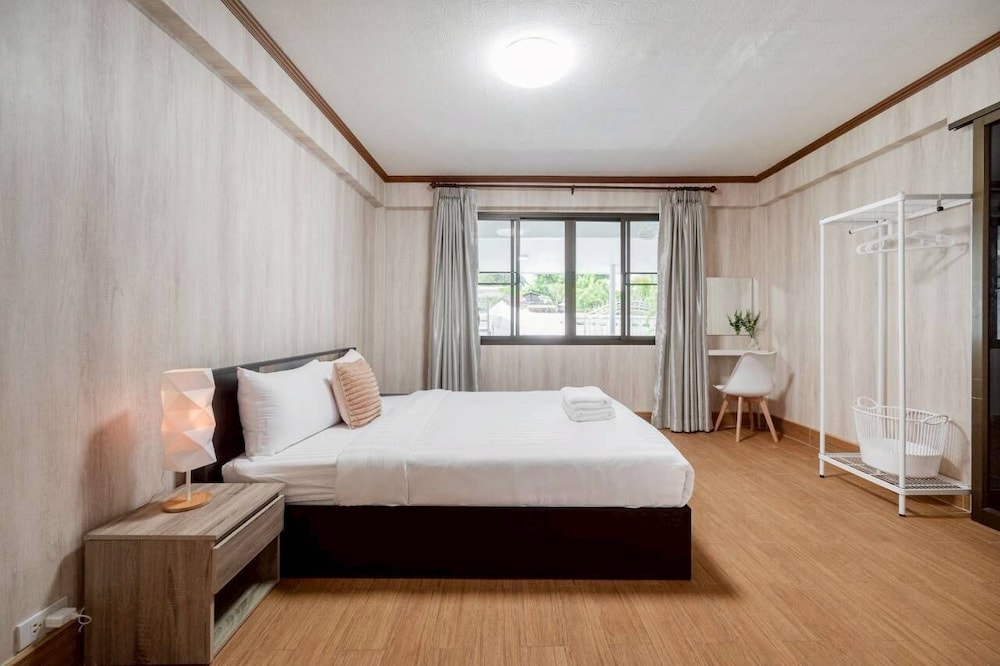 Greta Villa Nakluea 18