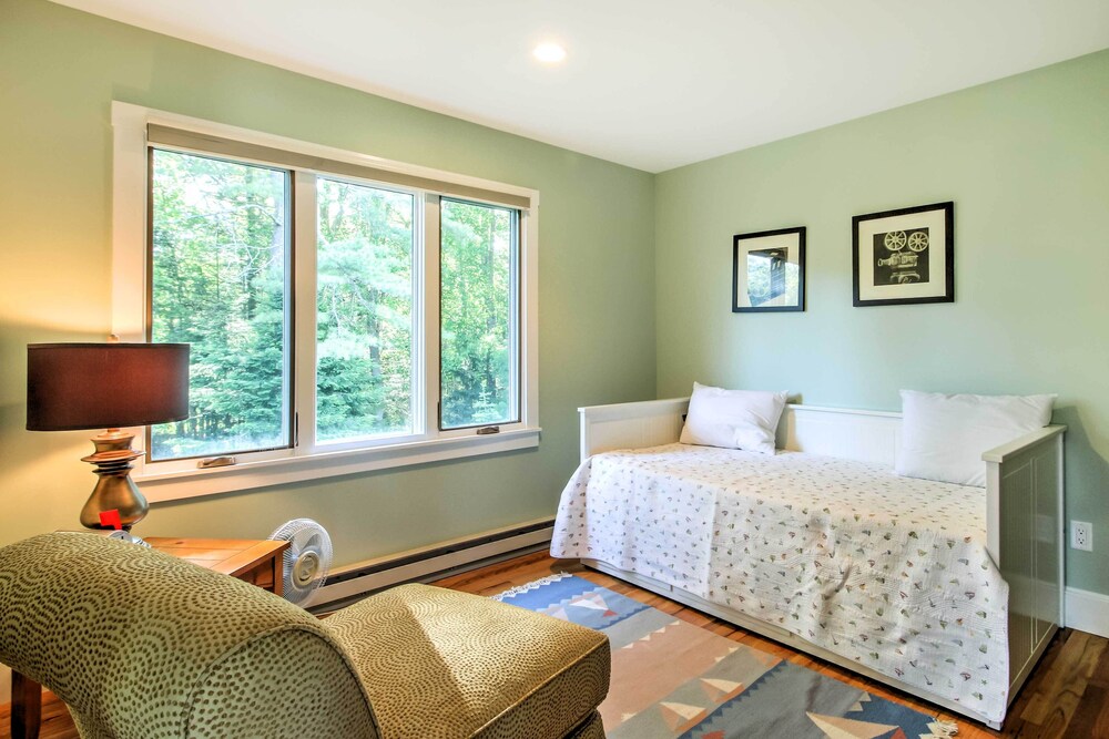 Large Kennebunk Home, Walk to Beach < 2 Mi to Town view 2