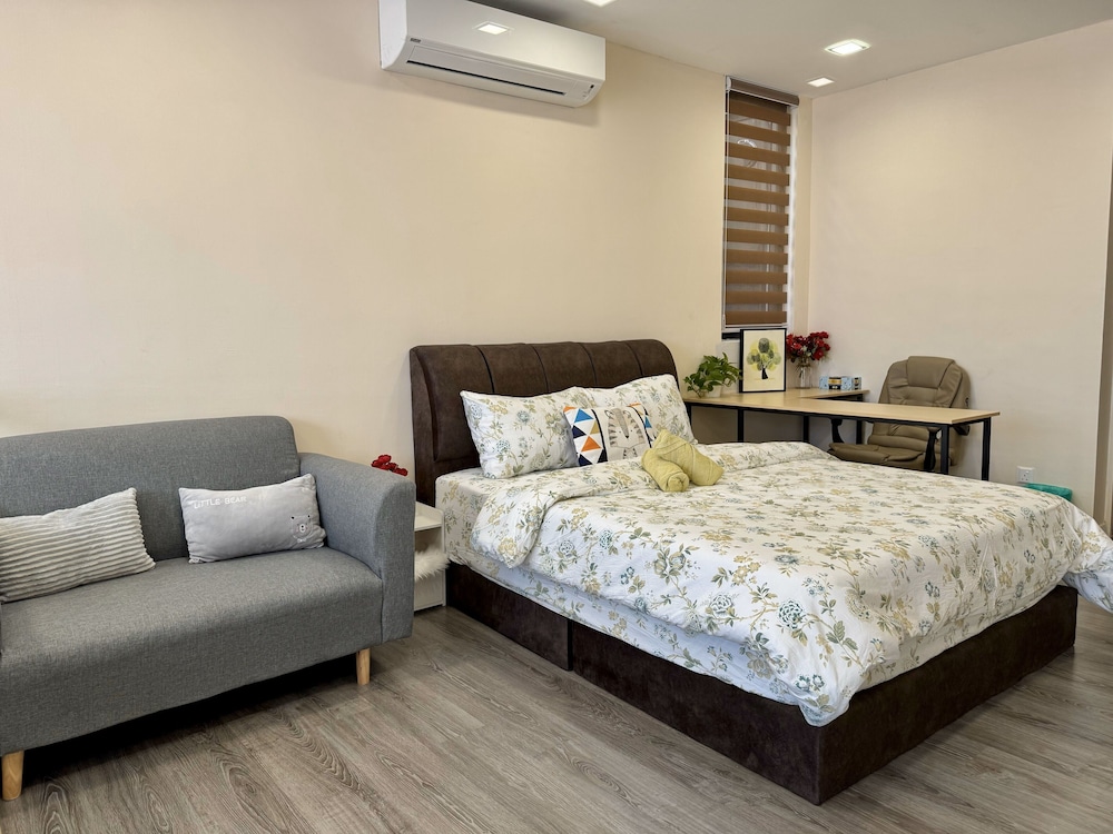 Spacious Duplex Oasis Icon City
