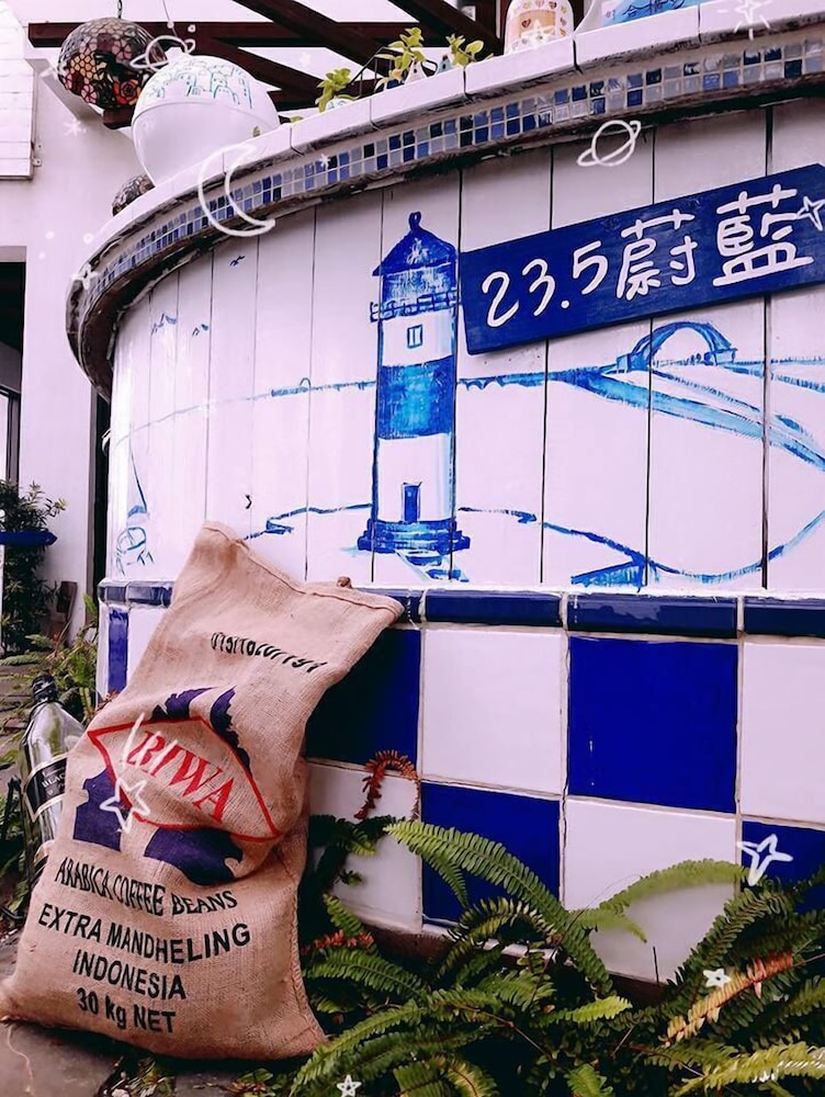 23.5 Blue B & B