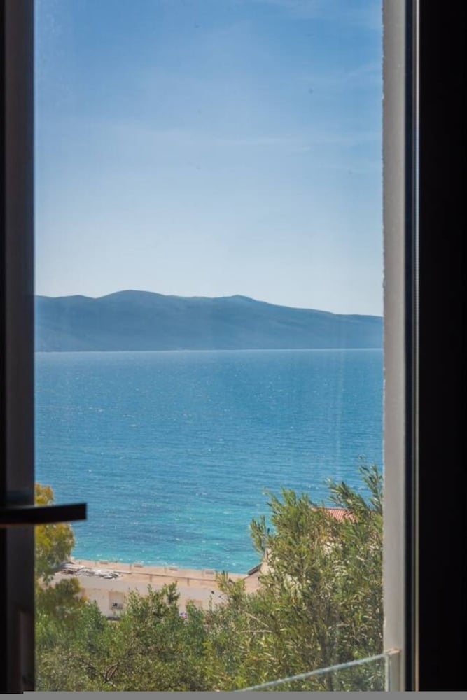 Exclusive Seafront Apartments Apartment 2