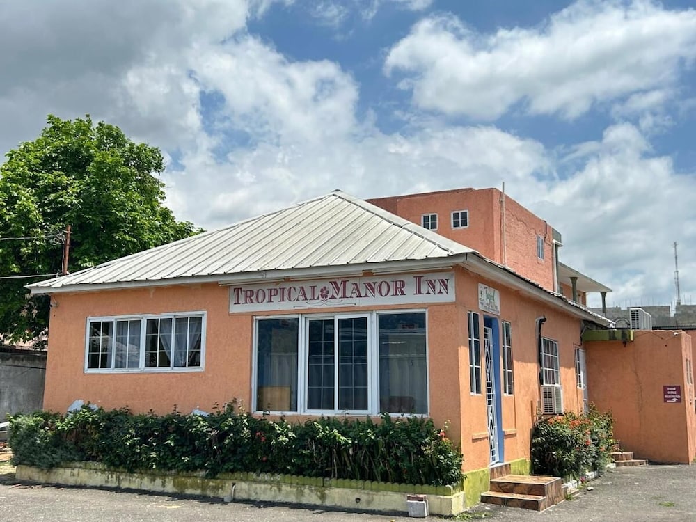 Tropical Manor Inn