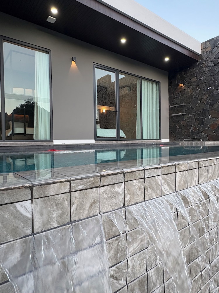 Song View Pool Villa