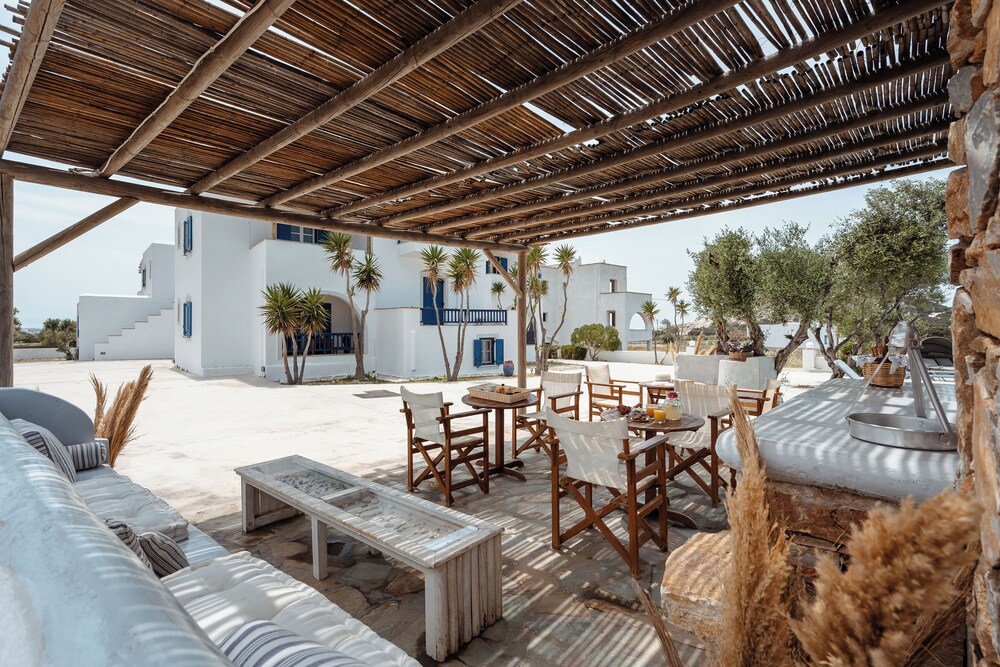 Diamantis studios apartments