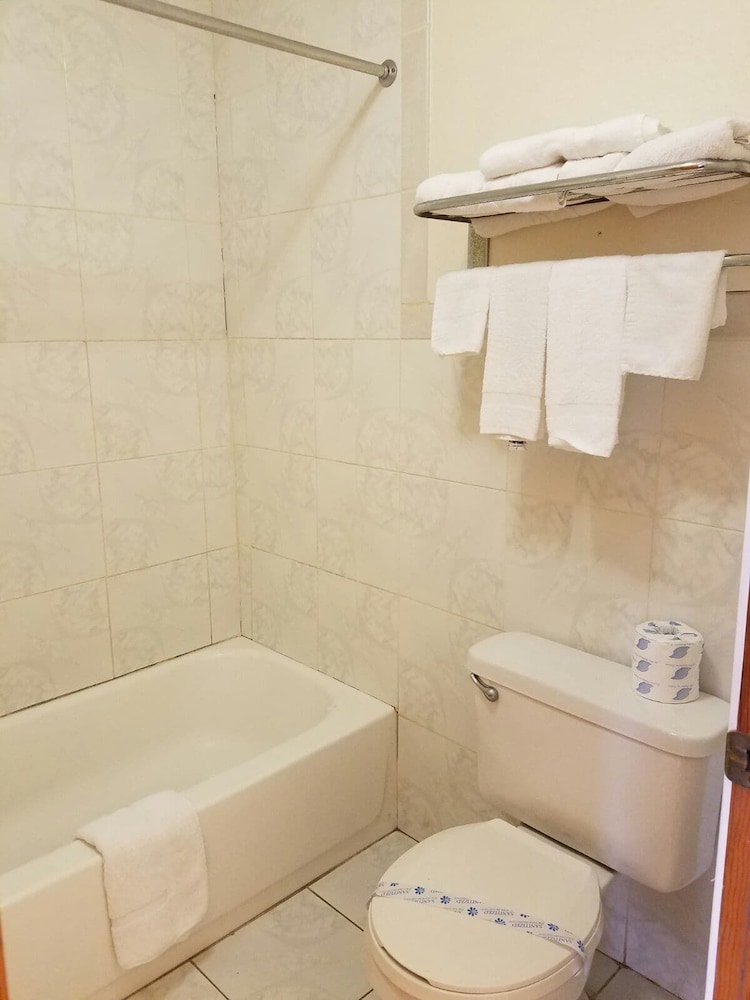 El Camino Motel - Property Image 14