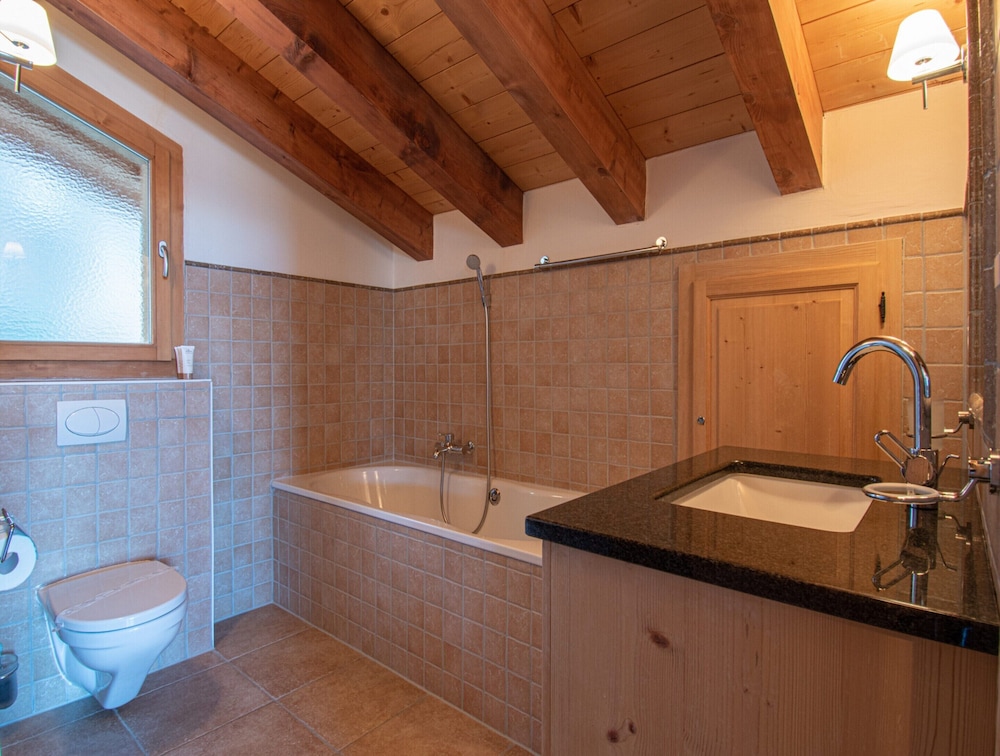 Chalet in Veysonnaz With hot tub