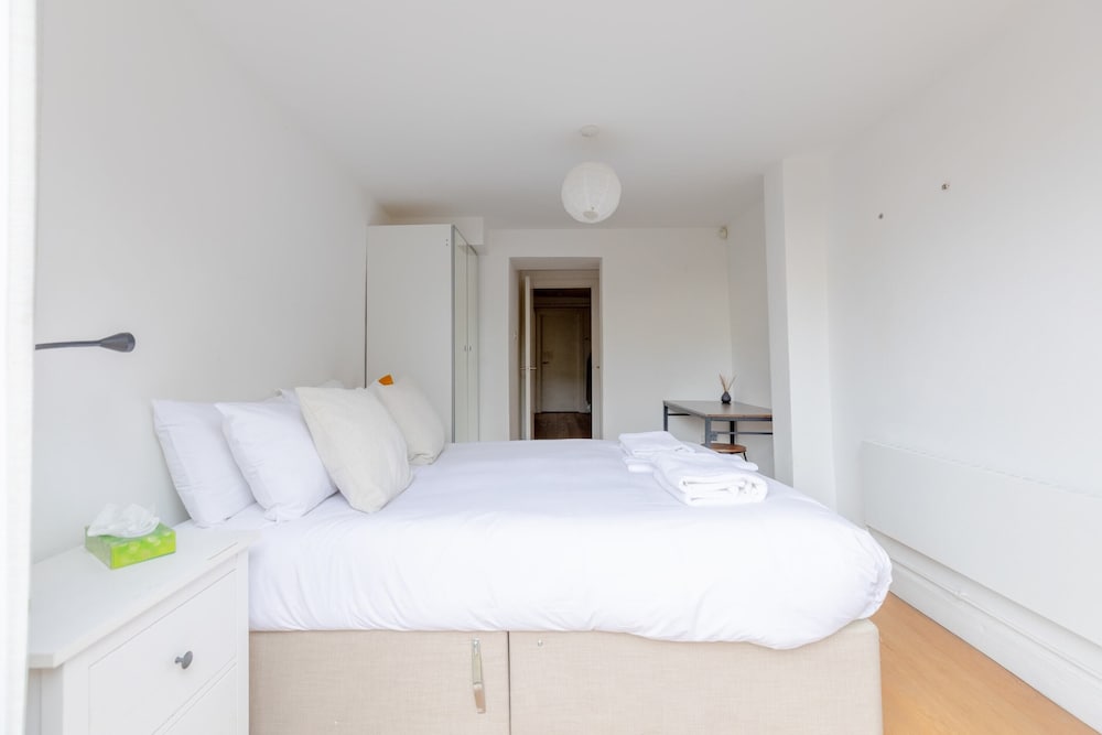 Homely 2BD Flat W/private Patio Near Maida Vale!