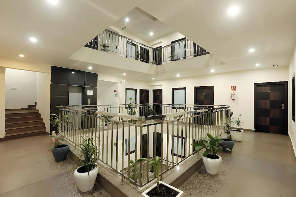 Hotel Sky View