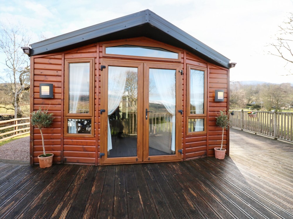 The Four Oaks Chalet view 3