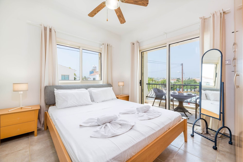 Pernera Blue Villa in Protaras