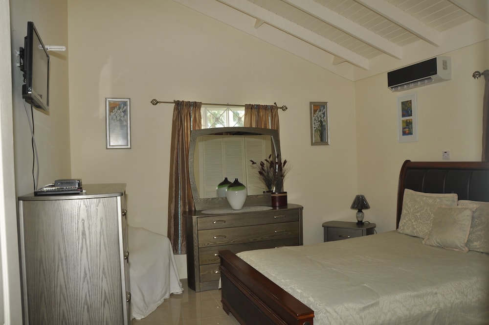 Drax Hall Country Club 2 Bed Villa