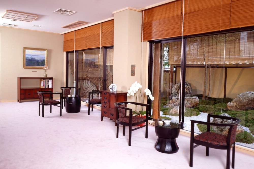 Kyoto Ryokan The Kinoe - Image 2