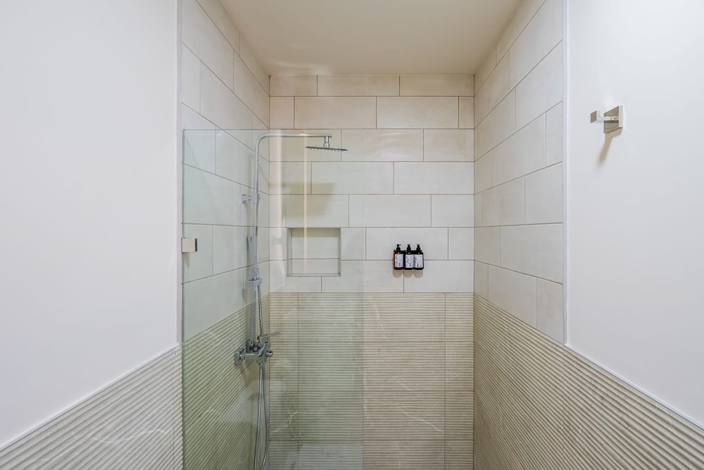 w Majestic 1BR w Fantastic Deco in Casco View
