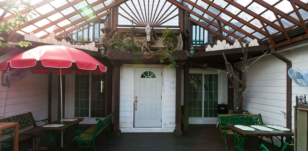 Taean White Sand Pension