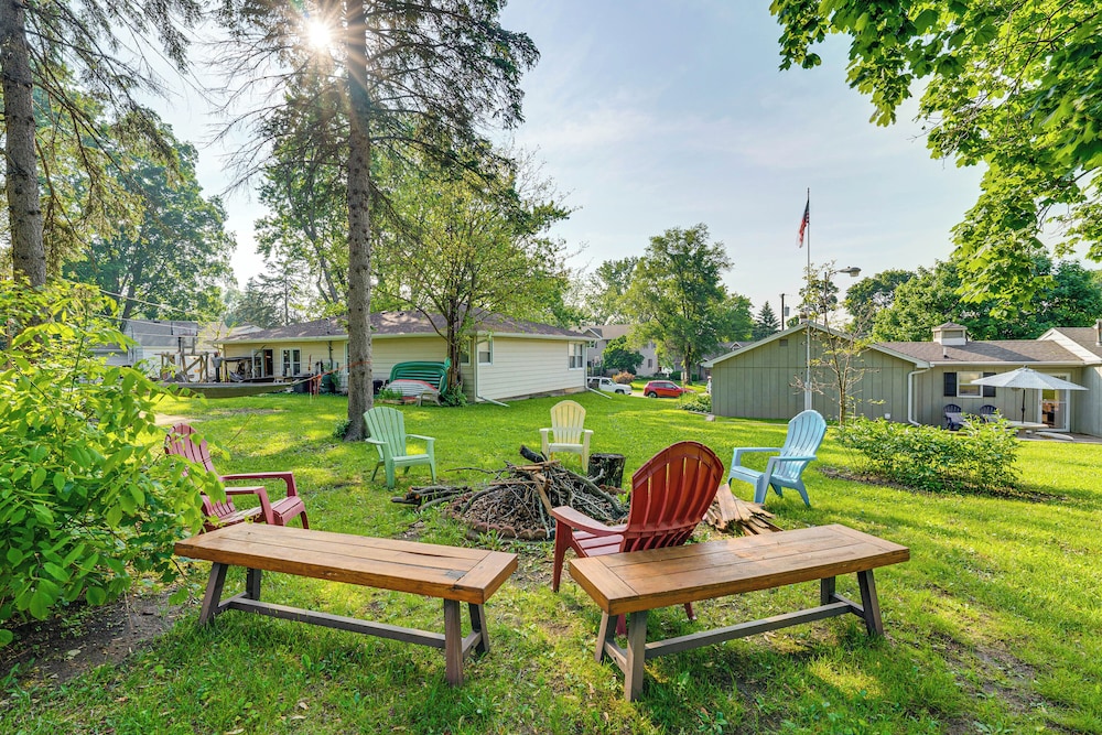 Powers Lake Gem: Peek-a-boo Views & Beach Access