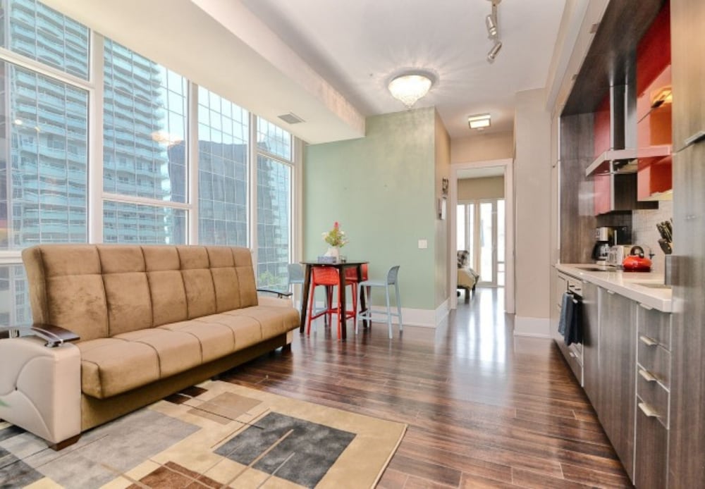 Applewood Suites - CN Tower & Convention