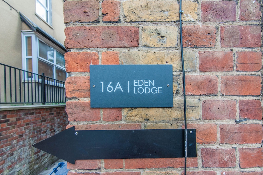 Eden Lodge