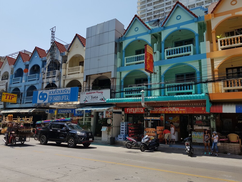 Ons Moeder Restaurant Guesthouse - 3 50 Meters to the Beach
