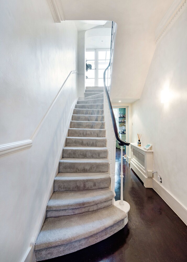 Belgravia Beauty - by Out of Office Lifestyle
