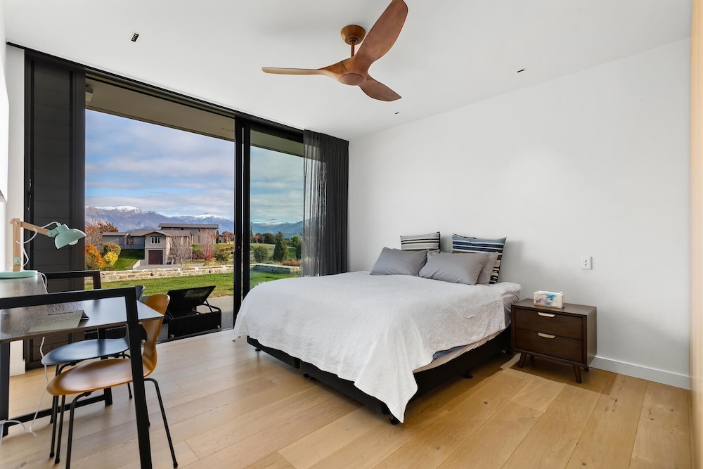 Ridgecrest - Lake Views - Sleeps 12
