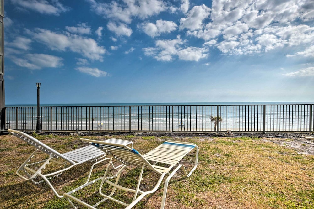 Daytona Beach Studio w/ Pool + Ocean Access! view 2