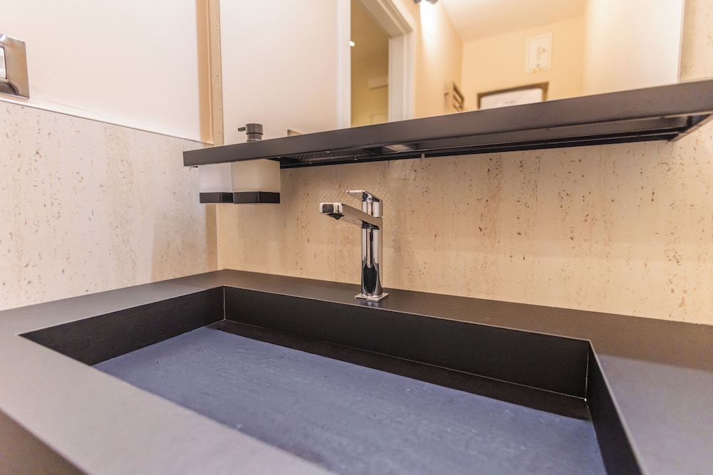 VBM SUITE & SPA APARTMENTS