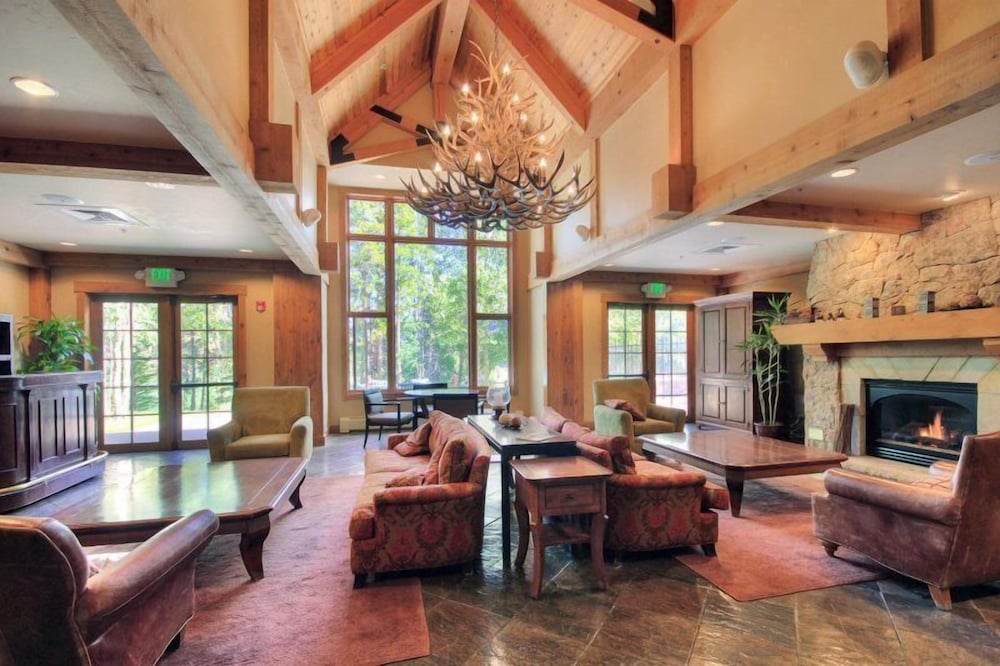 Ski-in Mountain Thunder Lodge 2 Bedroom Condo