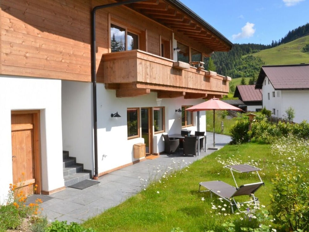 Holiday Apartment Alpengluhen