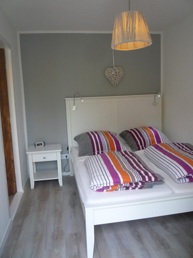 Cosy Holiday Home Near Beach