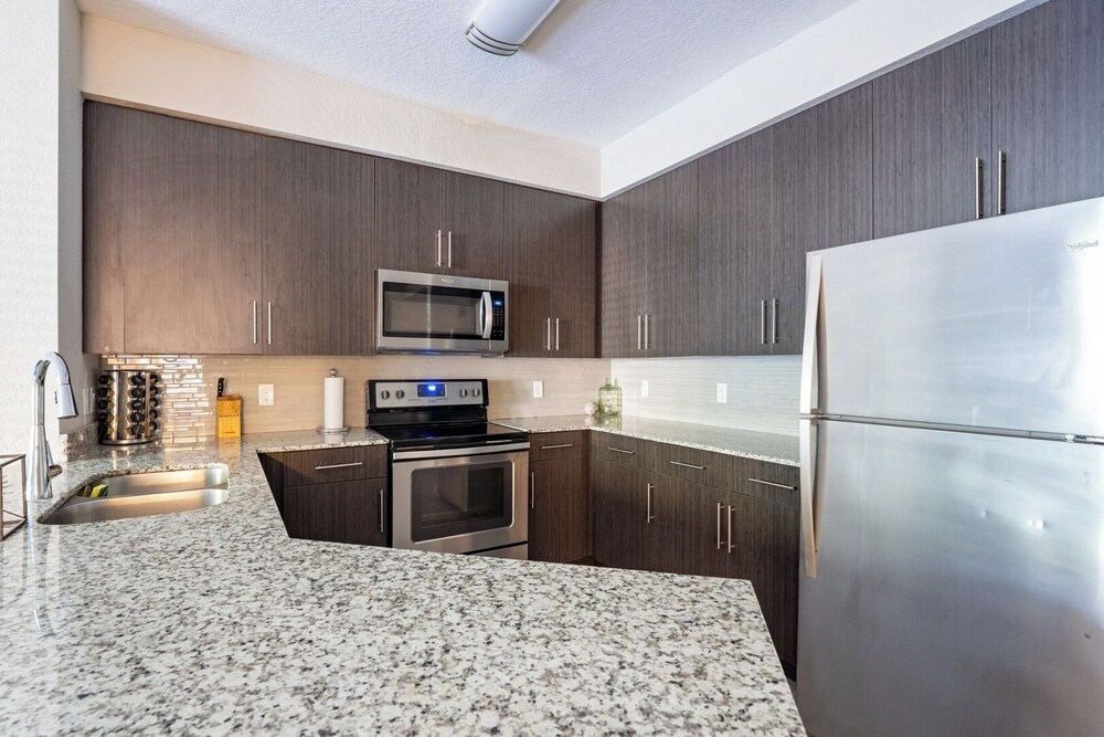 Daytona 3BR Getaway Pool, Gym, Pet Friendly