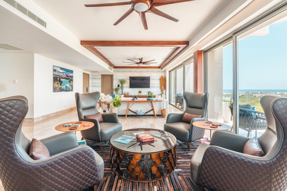 Amazing Penthouse in Exclusive Tower in Capcana