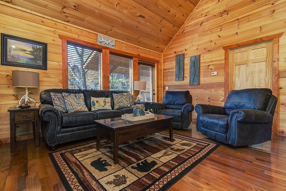 Mountain Romance - 1 Bedrooms, 1 Baths, Sleeps 4 Home by RedAwning