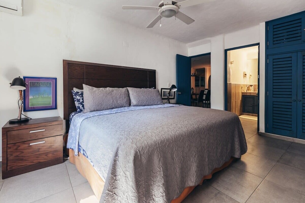 Cozy 2BR King Beds - Rooftop Pool - Fast Wifi