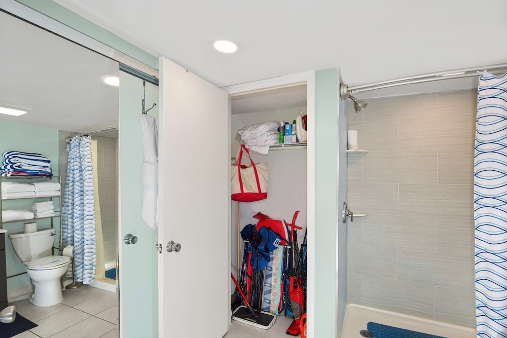 Estero Beach & Tennis 604 C