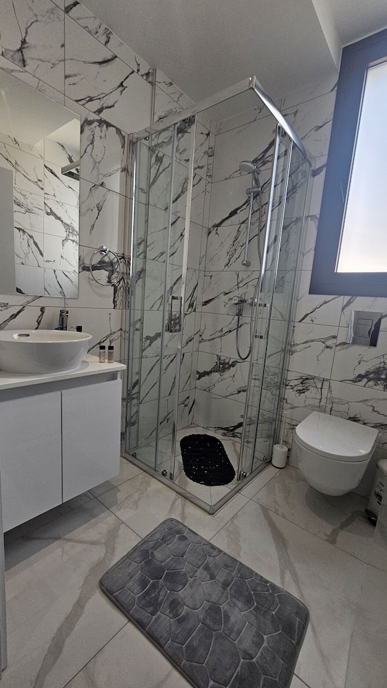 86 LCA - Stay Mackenzie Beach Luxurious Studio