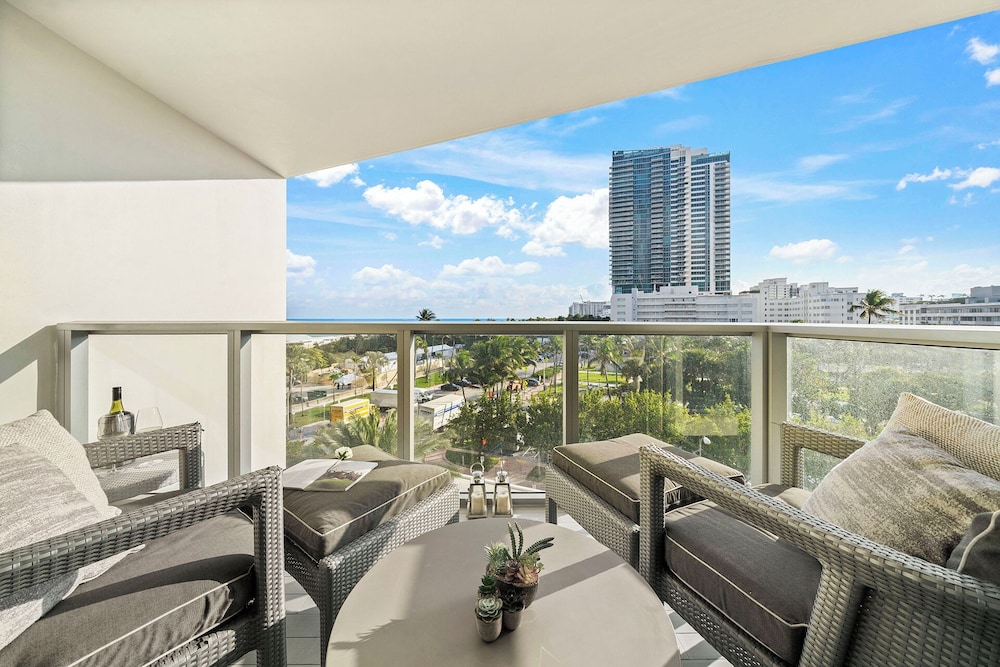 Luxury Vacation Rentals in South Beach by LRMB