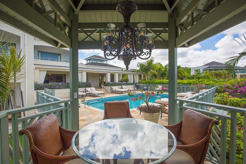 'sweet Dream' Villa w/ Private Pool in Sugar Hill!