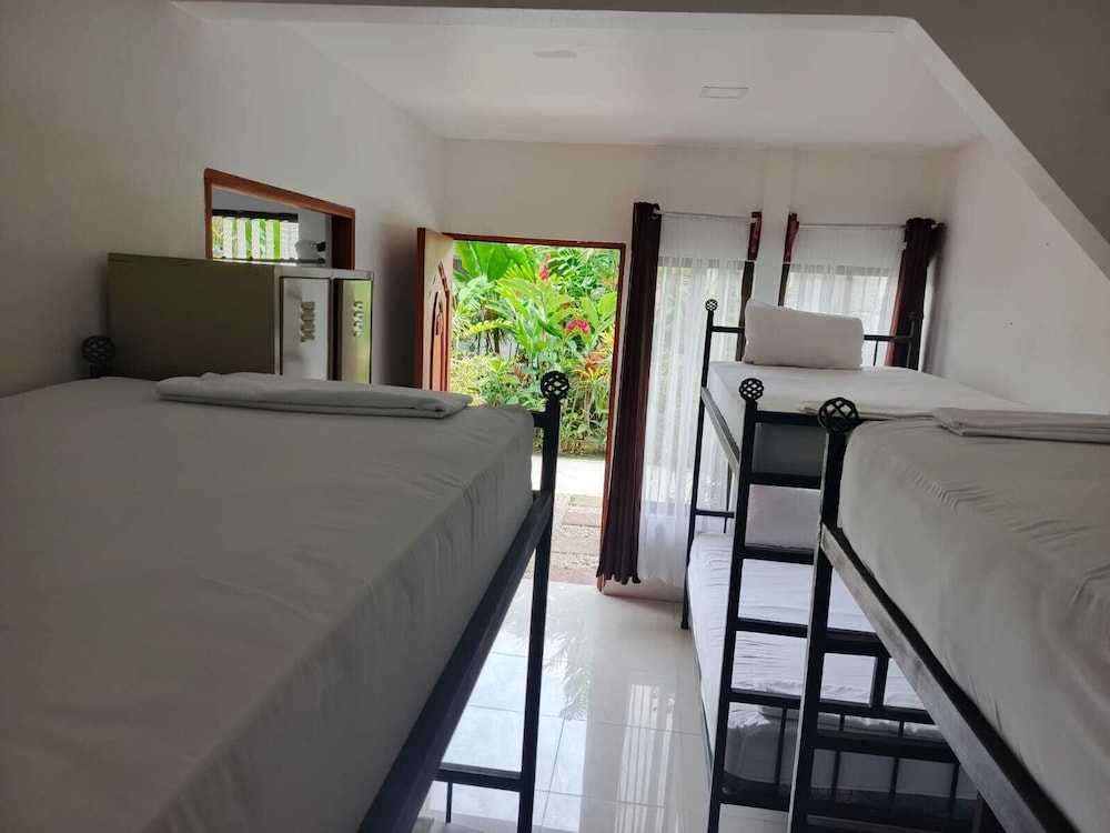 Arenal Hostel Resort