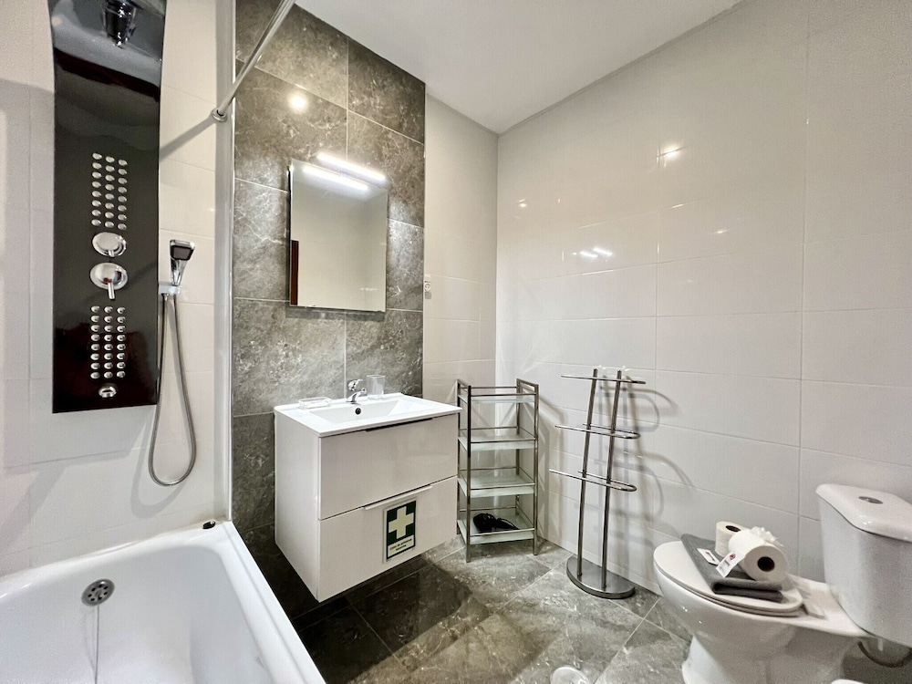 Albufeira Central 7 by Homing