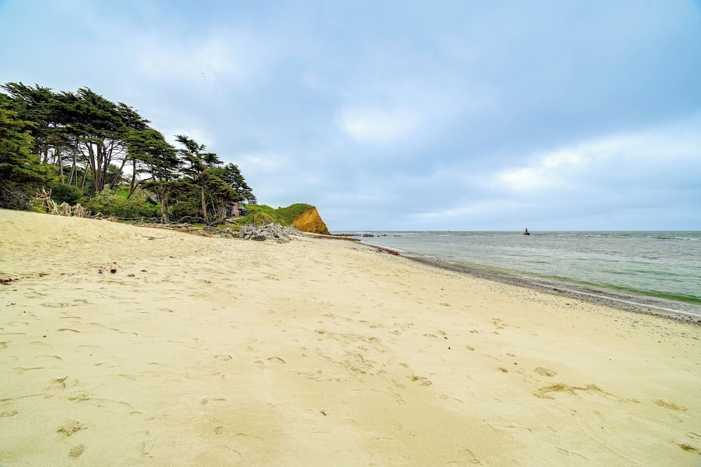Moss Beach Oceanfront Retreat ~ 20 Mi to San Fran! view 5